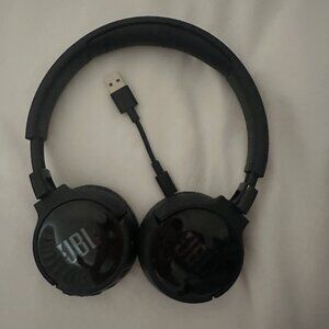 JBL Tune 500BT Wireless On-Ear Headphones - Black